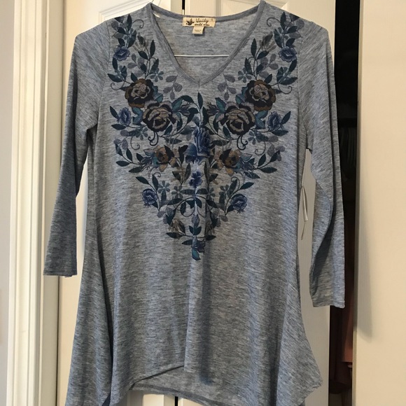 ONE WORLD Tops - SALE/One world floral women’s captains Blue top